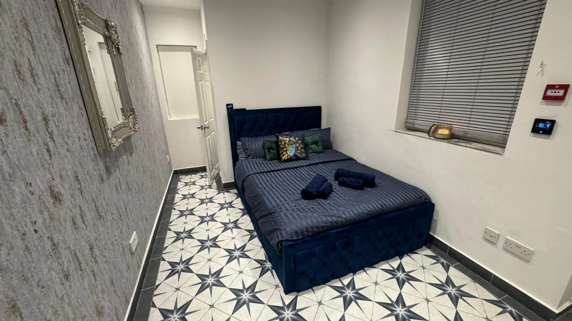 Gloucester - Apartment - Sleeps 2 - Parking - 97Ws 0*,  United Kingdom